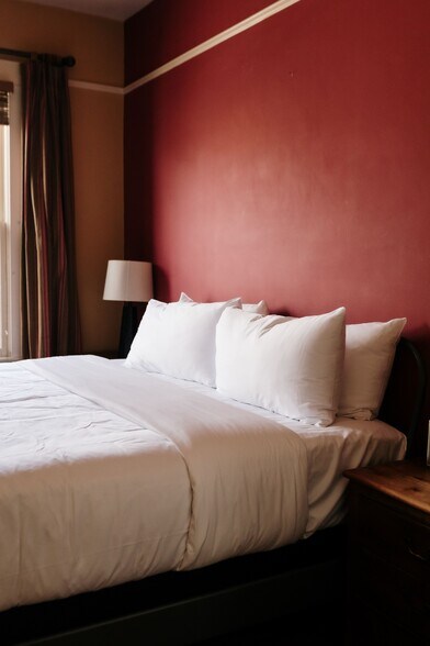 More Photos Of 220 W Manhattan Ave, Santa Fe Hotel For Sale