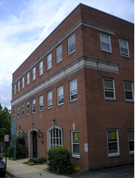 Primary Photo Of 105 N Virginia Ave, Falls Church Office For Lease
