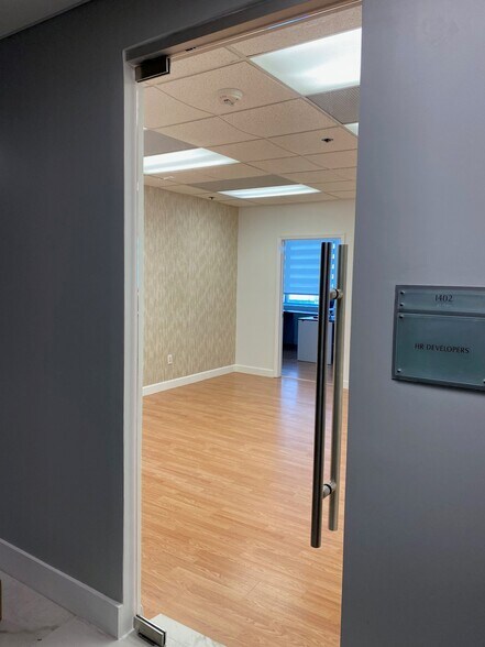 More Photos Of 150 SE 2nd Ave, Miami Office Residential For Lease