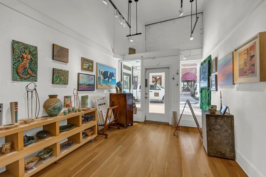 More Photos Of 271 N Front St, Wilmington General Retail For Sale