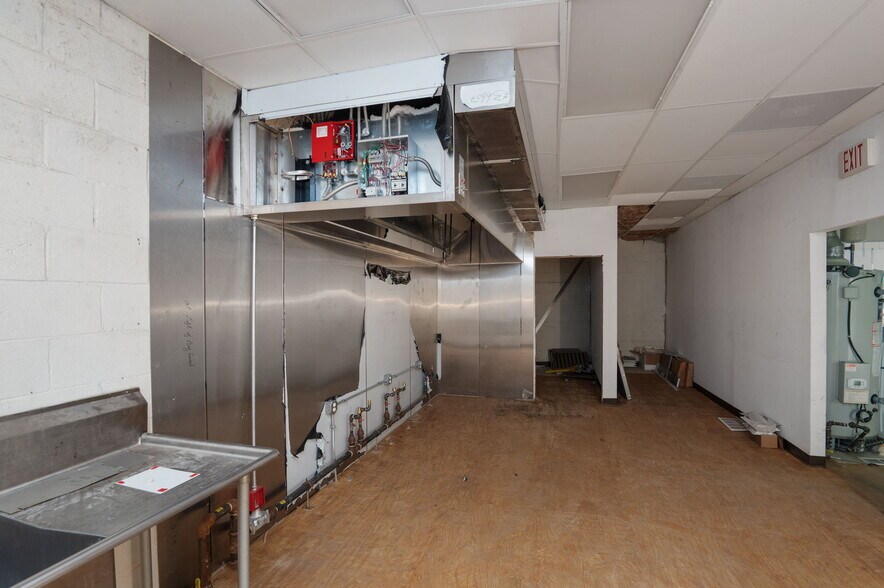 More Photos Of 2331-2333 Statesville Ave, Charlotte Restaurant For Lease