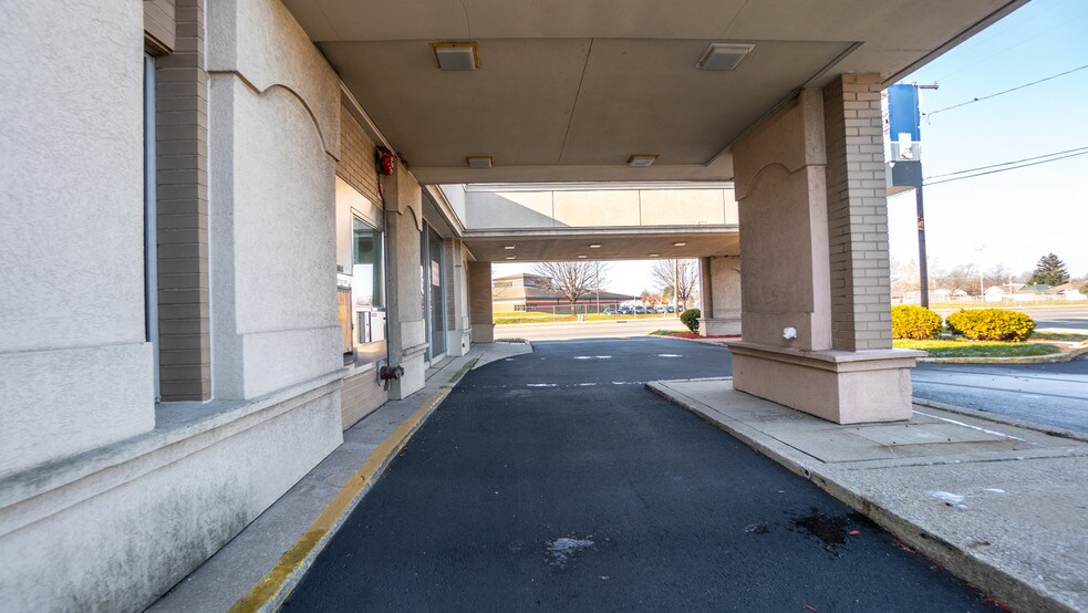 More Photos Of 7007 Calumet Ave, Hammond General Retail For Sale