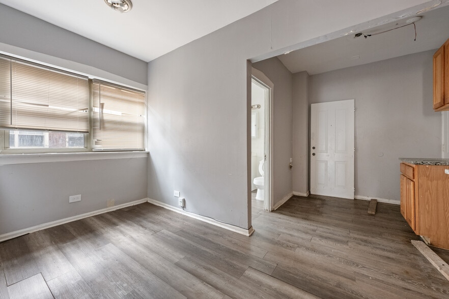 More Photos Of 6952-6958 S Paxton Ave, Chicago Apartments For Sale