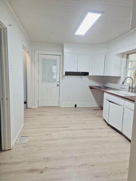 More Photos Of 4104 Old Austell Rd, Powder Springs Office For Lease