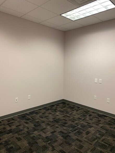 More Photos Of 1101 Chatham Pky, Garden City Flex For Lease