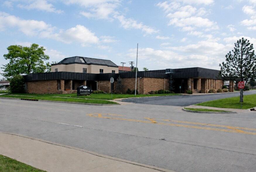 Primary Photo Of 1109 N Porter Ave, Norman Funeral Home For Sale