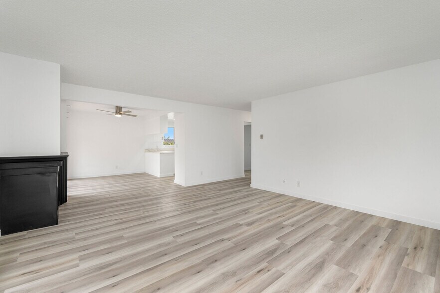 More Photos Of 935 W 10th St, San Pedro Apartments For Sale