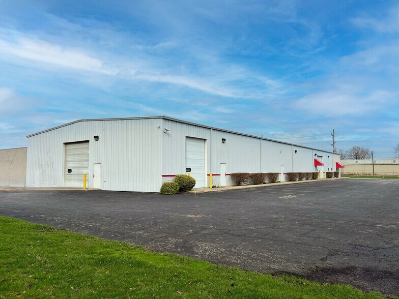 More Photos Of 1575 N Bendix Dr, South Bend Auto Repair For Sale