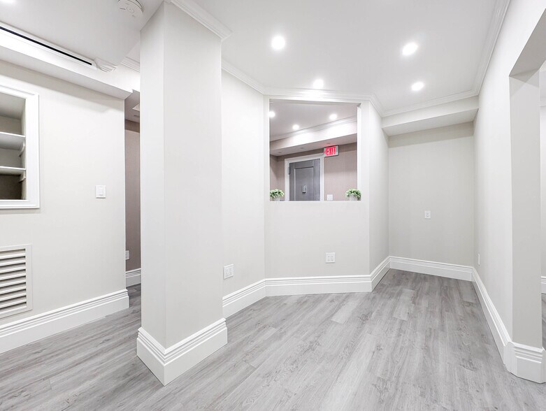 More Photos Of 140 W 58th St, New York Apartments For Lease