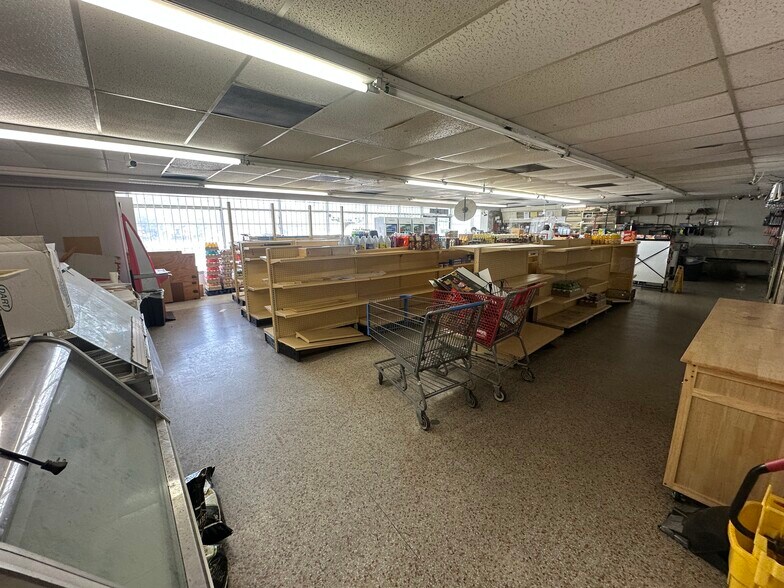 More Photos Of 1345 Kathleen Rd, Lakeland General Retail For Sale