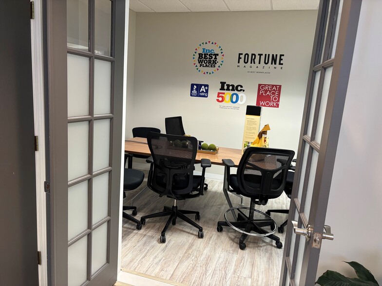 More Photos Of 5787 Stadium Dr, Kalamazoo Office For Lease