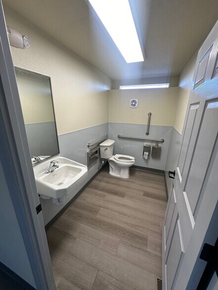 More Photos Of 1735 Athol Ave, Henderson Land For Lease