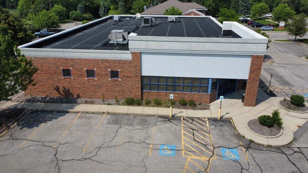 More Photos Of 1664 W Grand River Ave, Okemos Freestanding For Lease