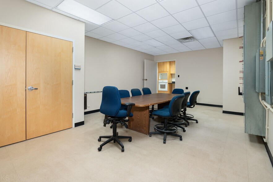 More Photos Of 3702 Hy Point Blvd, Rolla Industrial For Sale