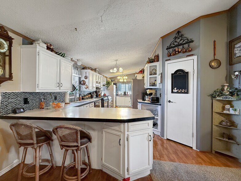 More Photos Of 5955 Sawmill Mesa Rd, Delta Specialty For Sale