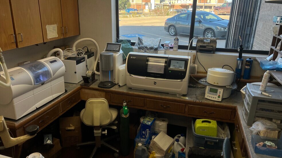 More Photos Of 615 E Oklahoma Ave, Enid Medical For Sale