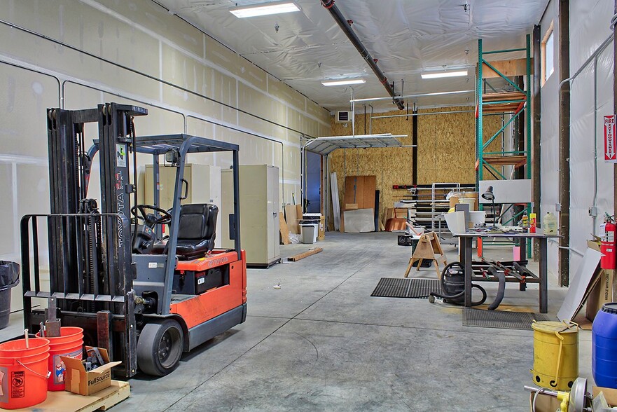 More Photos Of 1106 Airpark Ln, Sandpoint Warehouse For Lease