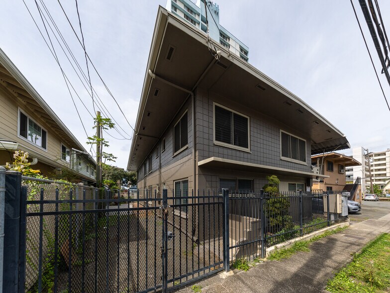 More Photos Of 1213 Matlock Ave, Honolulu Apartments For Sale