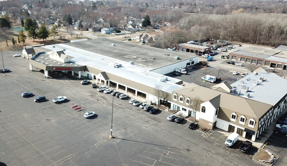 More Photos Of 3545-3575 Grand Ave, Gurnee Unknown For Lease