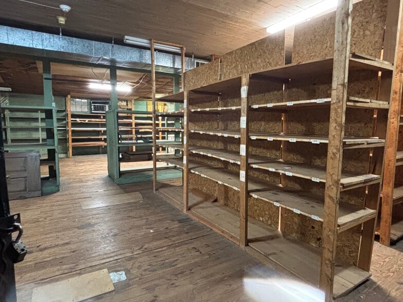 More Photos Of 1304 S Broad St, Monroe Flex For Lease