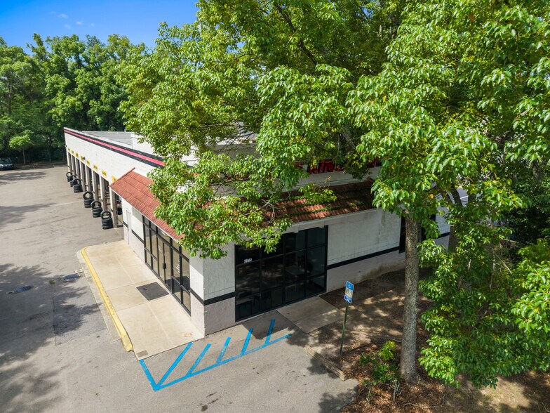 More Photos Of 3475 Apalachee Pky, Tallahassee Auto Repair For Sale