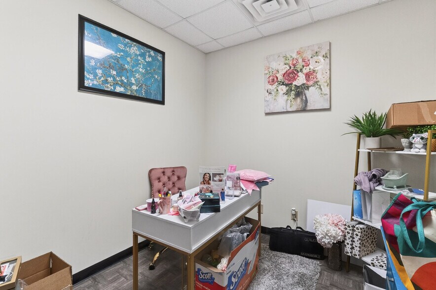 More Photos Of 3210 Prosperity Church Rd, Charlotte Office For Sale