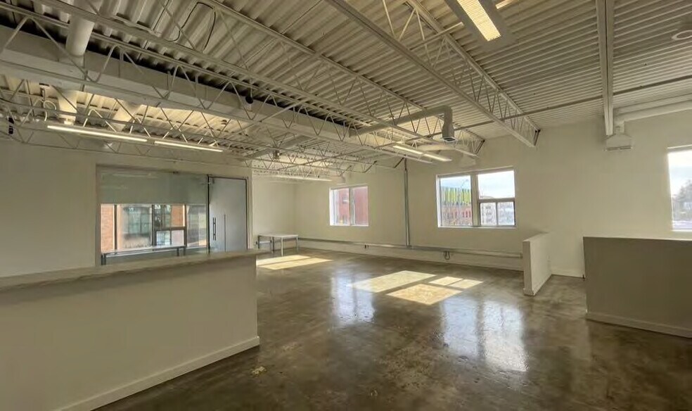 More Photos Of 22 Water St S, Kitchener Office For Lease