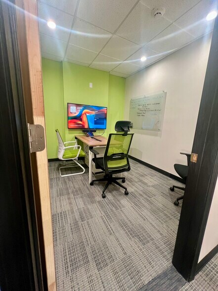 More Photos Of 1119 N Keystone Way, Carmel Medical For Lease