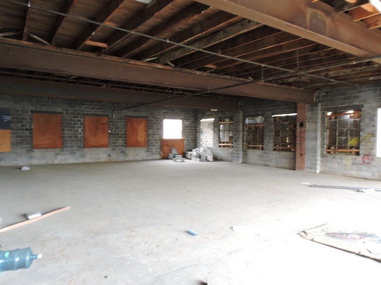 More Photos Of 301 Winchester Ave, Martinsburg Light Manufacturing For Sale