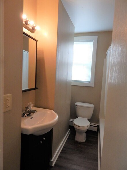 More Photos Of 953 Desoto St, Saint Paul Apartments For Sale