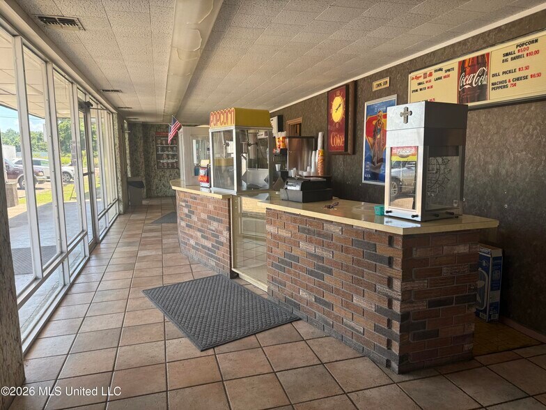 More Photos Of 1405 Kmart Plaza Dr, Yazoo City Movie Theatre For Sale