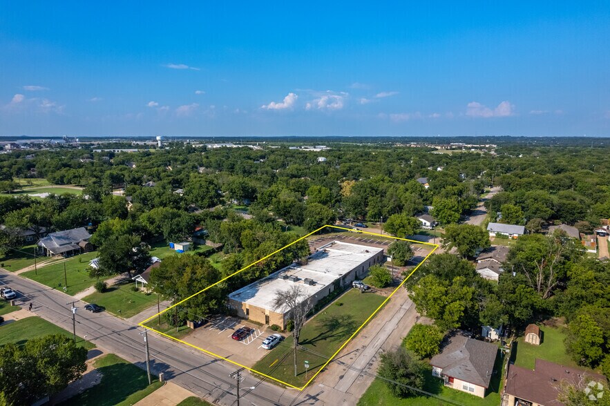 More Photos Of 1300 N Anglin, Cleburne Office For Lease