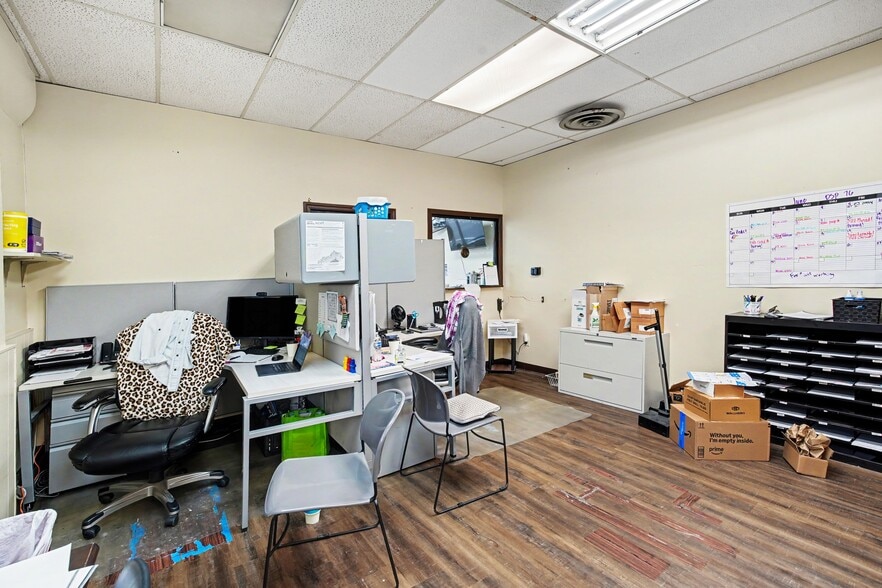 More Photos Of 1002 Monmouth St, Newport Office Residential For Sale