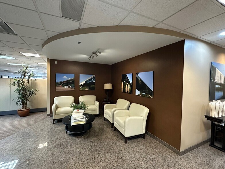 More Photos Of 24595 Groesbeck Hwy, Warren Office For Lease