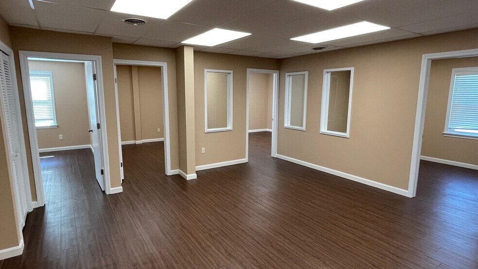 More Photos Of 120 Lavan St, Warwick Office For Lease