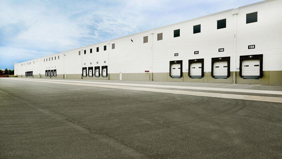 More Photos Of 95 Kriner Rd, Chambersburg Warehouse For Lease