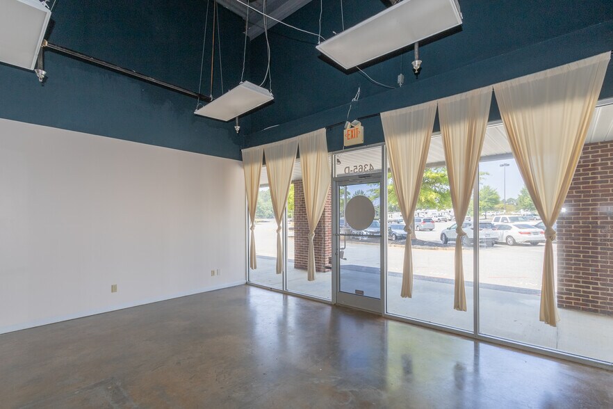 More Photos Of 4365-4373 Highway 24, Anderson Storefront Retail Office For Lease