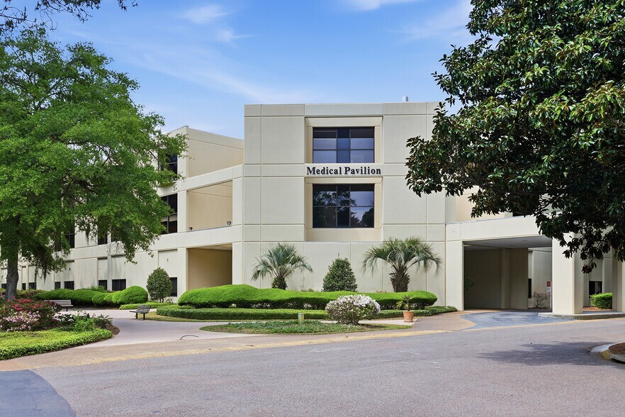 More Photos Of 25 Hospital Center Blvd, Hilton Head Medical For Lease