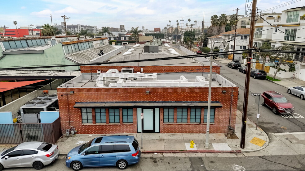 Primary Photo Of 1161 N Las Palmas Ave, Los Angeles Office For Lease