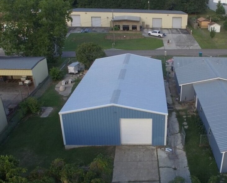 More Photos Of 2713 & 2717 15th Ave, Gulfport Light Distribution For Sale