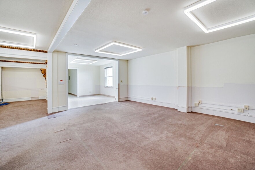 More Photos Of 701 5th St, Eureka Office Residential For Sale