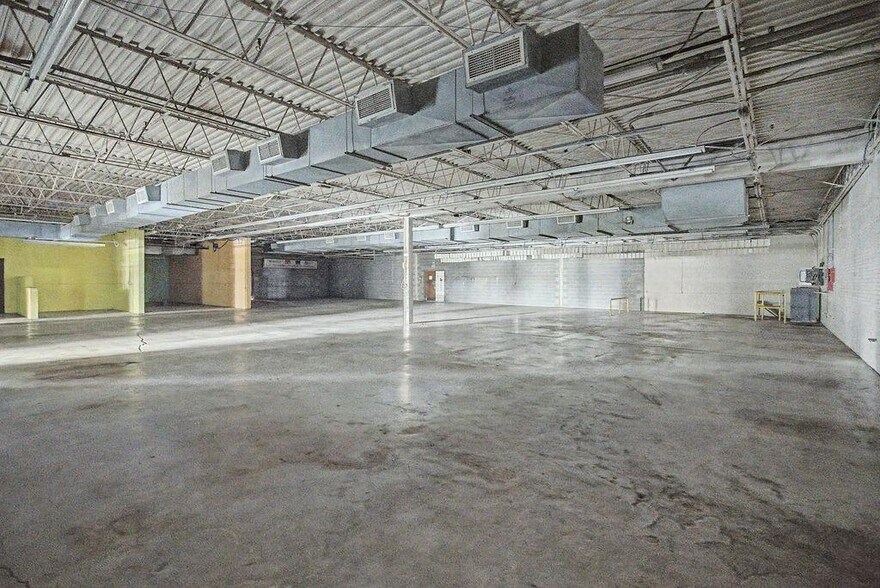 More Photos Of 1121 Skyline Dr, Hopkinsville Manufacturing For Sale