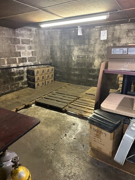 More Photos Of 2850 William St, Buffalo General Retail For Sale