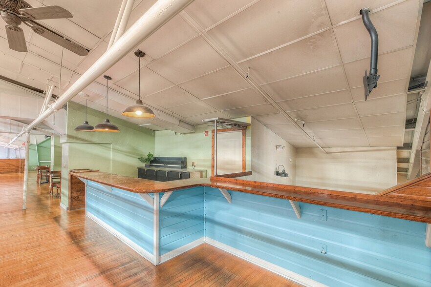 More Photos Of 100 E Midway Dr, Euless Sports And Entertainment For Sale