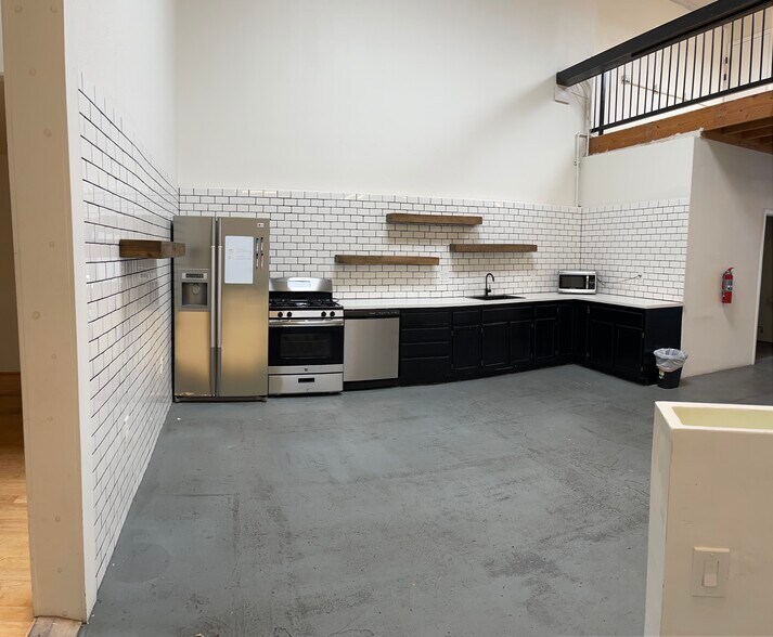 More Photos Of 3431 Wesley St, Culver City Loft Creative Space For Lease