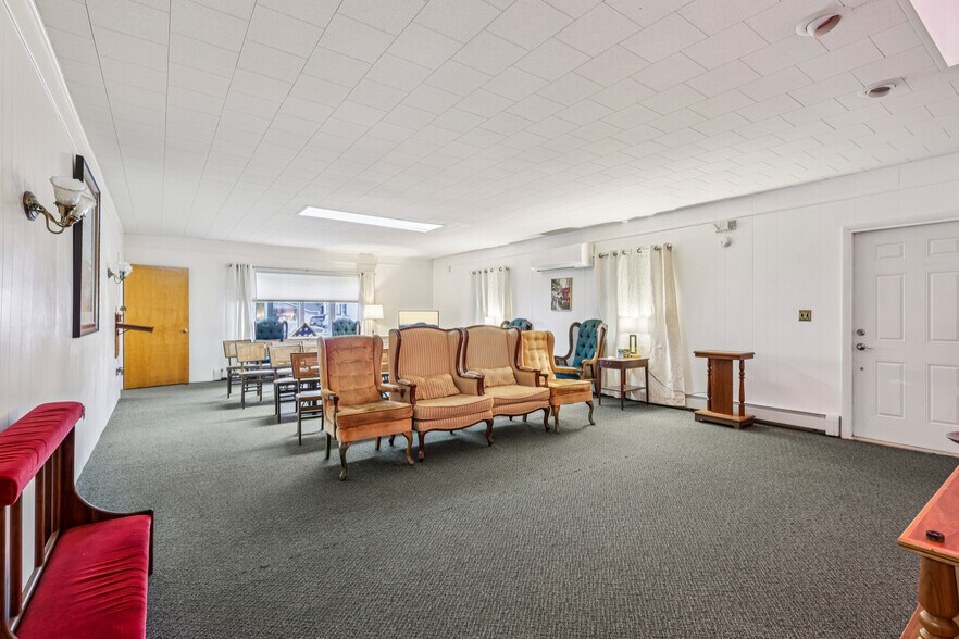 More Photos Of 43 E Main St, Stony Point Specialty For Sale