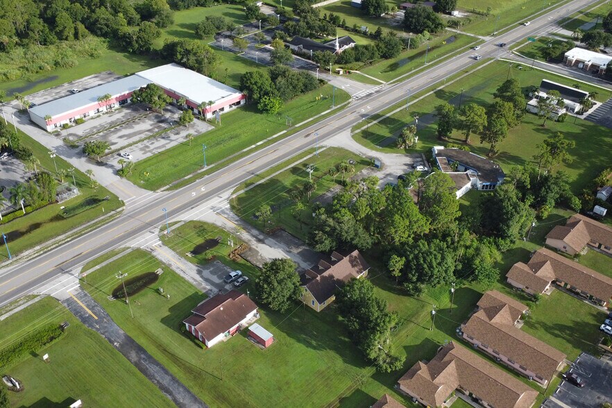 More Photos Of 1312 15th St N, Immokalee Office For Sale