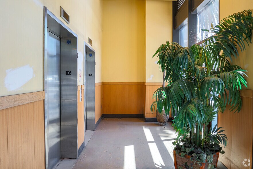 More Photos Of 100 S 2nd St, San Jose Supermarket For Lease