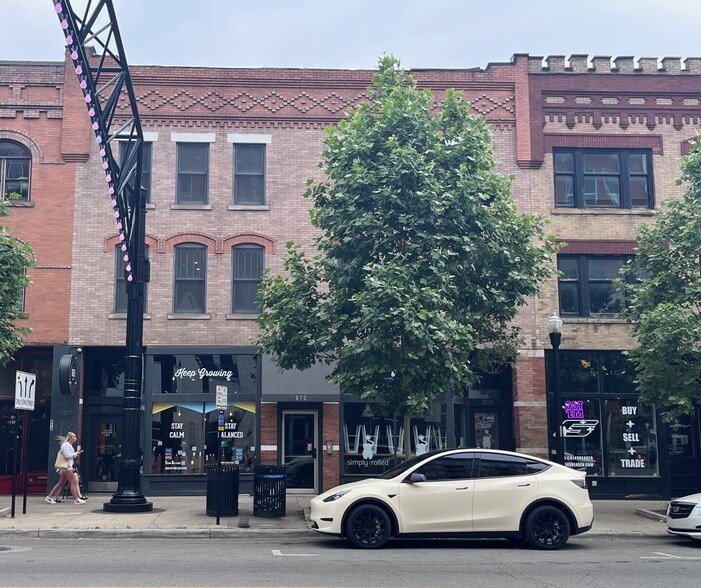 Primary Photo Of 970 N High St, Columbus Storefront Retail Residential For Lease