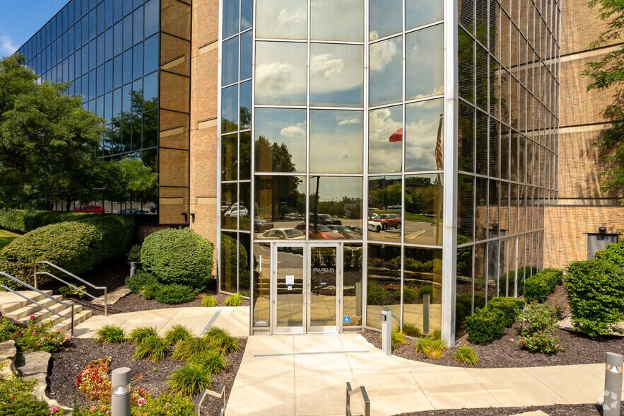 More Photos Of 29200 Northwestern Hwy, Southfield Office For Lease